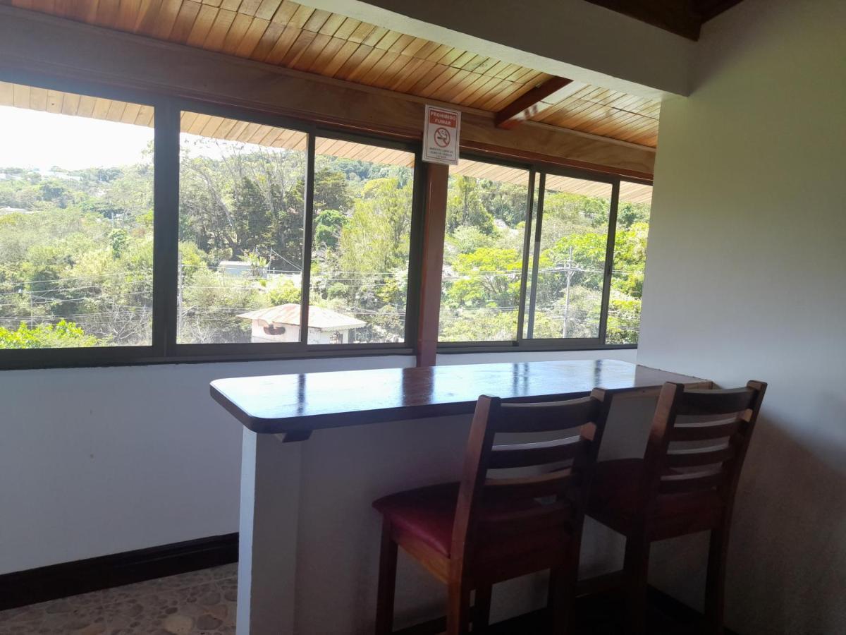 Alisson Hotel Y Restaurant Monteverde Eksteriør billede